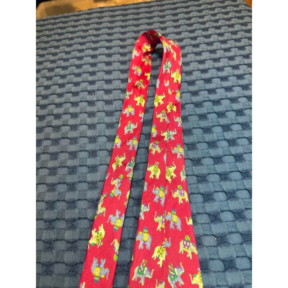 Jos A Banks Executive Collection 100% Silk Tie Hand Sewn Elephant Animal Red